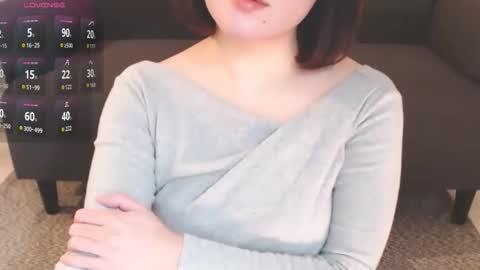 Momo online show from 12/04/25, 10:29