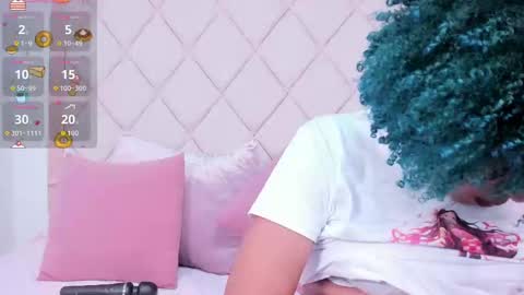 Momo  online show from 09/25/25, 09:40