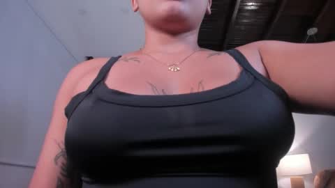 Momo  online show from 11/18/25, 10:03