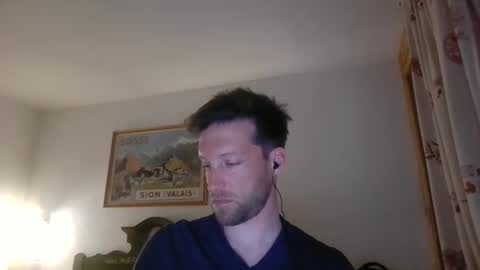 Snapshot of moms_little_monster chatting on 12/18/24, 08:03 moms_little_monster online show from 12/18/24, 08:03