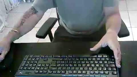 Snapshot of mon_za chatting on 03/03/25, 08:27 mon_za online show from 03/03/25, 08:27