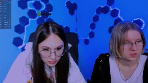 Mona  online show from 12/14/25, 08:35