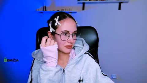 Snapshot of mona_cloud chatting on 01/31/26, 08:40 Mona online show from 01/31/26, 08:40