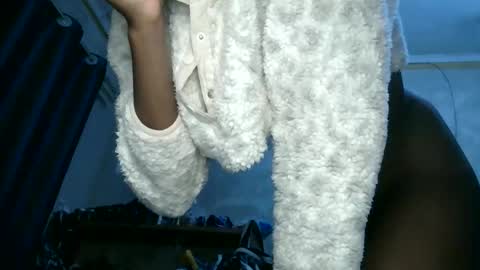 mona online show from 12/16/25, 04:06