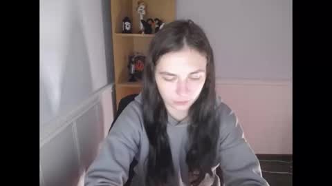 Snapshot of monakali chatting on 10/27/25, 07:34 monakali online show from 10/27/25, 07:34
