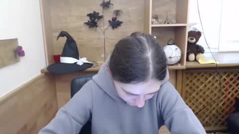 monakali online show from 12/01/25, 07:35