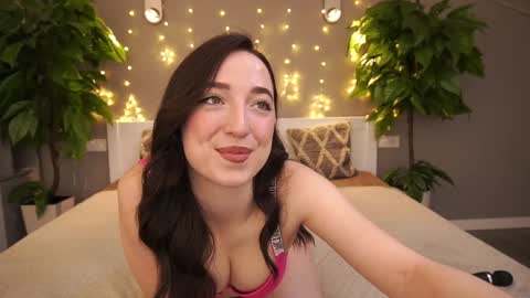 Snapshot of monamourrrr chatting on 01/14/25, 07:06 Taina online show from 01/14/25, 07:06