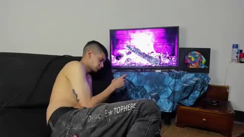 Snapshot of monarquia_ chatting on 12/27/24, 03:09 nicolas online show from 12/27/24, 03:09