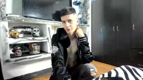 Snapshot of monarquia_ chatting on 03/15/26, 02:17 nicolas online show from 03/15/26, 02:17