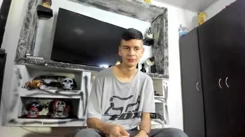 Snapshot of monarquia_ chatting on 03/15/26, 07:42 nicolas online show from 03/15/26, 07:42