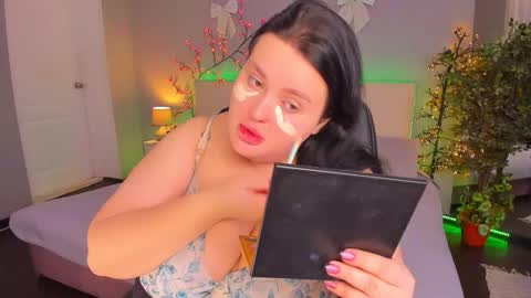 Monica online show from 01/16/26, 01:37