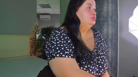 Monica online show from 06/25/26, 12:31