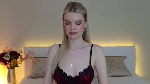 Snapshot of monaxxx_ chatting on 12/30/24, 01:14 Monaxxx online show from 12/30/24, 01:14