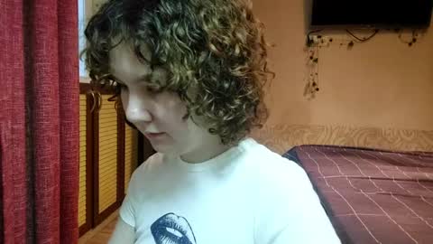 Snapshot of monetfortes chatting on 03/11/26, 09:32 Hello world im Eva D glad to see u here all D online show from 03/11/26, 09:32