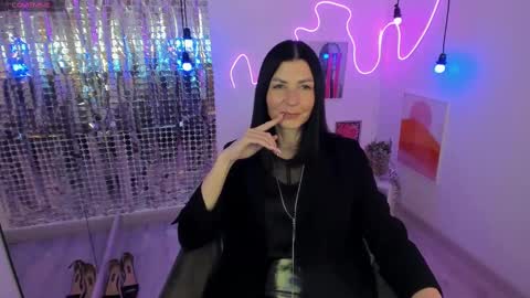 Monica online show from 02/08/25, 07:16