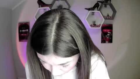 Snapshot of monica_sweets chatting on 09/18/25, 07:10 sweet girl and shine body online show from 09/18/25, 07:10