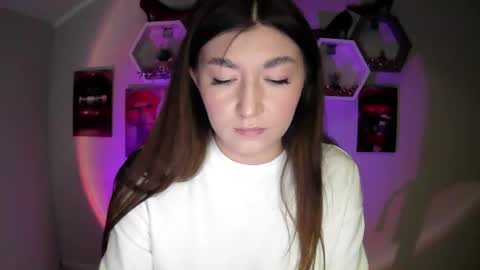 Snapshot of monica_sweets chatting on 09/29/25, 11:04 sweet girl and shine body online show from 09/29/25, 11:04