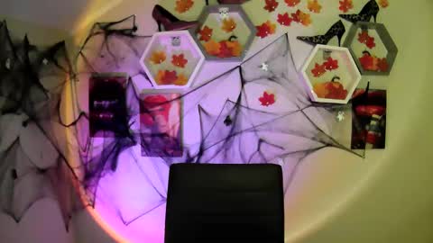 Snapshot of monica_sweets chatting on 10/08/25, 10:13 sweet girl and shine body online show from 10/08/25, 10:13