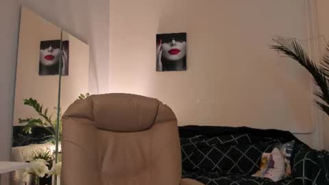 Monica online show from 06/11/26, 06:55