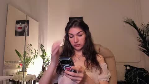 Monica online show from 06/25/26, 05:12