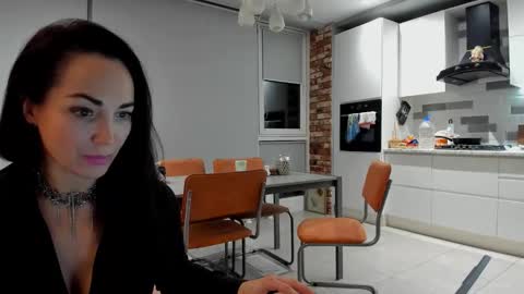 Snapshot of monica_weisss chatting on 10/18/25, 03:24 monica_weisss online show from 10/18/25, 03:24
