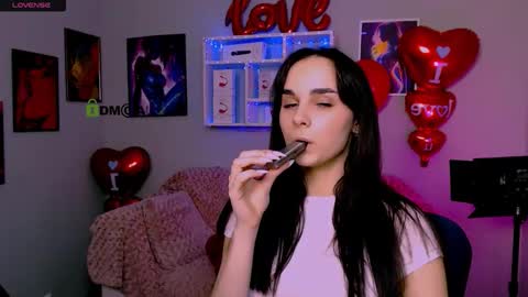 Snapshot of monica_xcx chatting on 02/18/26, 09:22 Monica online show from 02/18/26, 09:22