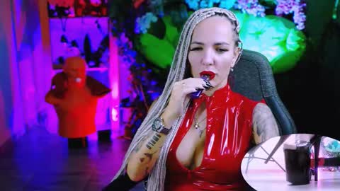 Monika online show from 11/28/25, 10:51