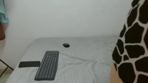 Snapshot of monickhot303av chatting on 12/22/24, 03:00 monickhot303av online show from 12/22/24, 03:00