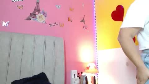 Snapshot of monickhot303av chatting on 09/12/25, 04:01 monickhot303av online show from 09/12/25, 04:01