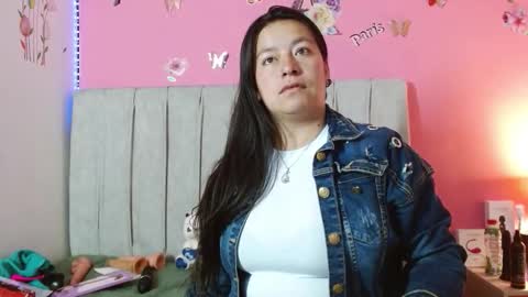 Snapshot of monickhot303av chatting on 09/17/25, 05:20 monickhot303av online show from 09/17/25, 05:20