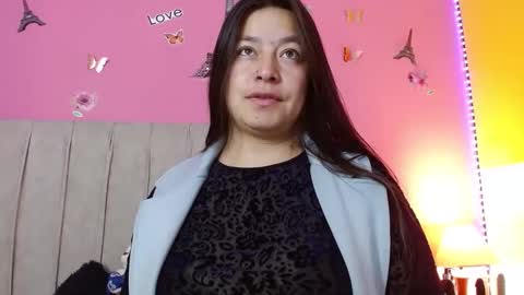 Snapshot of monickhot303av chatting on 10/08/25, 01:47 monickhot303av online show from 10/08/25, 01:47