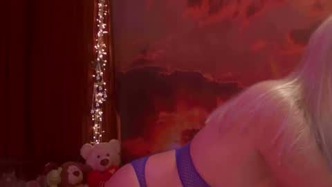 Monika    online show from 12/14/25, 02:50