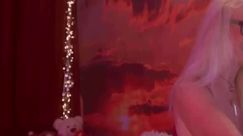 Snapshot of monicutex chatting on 01/16/26, 02:37 Monika online show from 01/16/26, 02:37