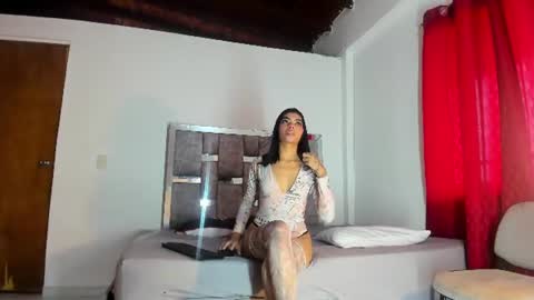 Snapshot of moniicaferrer chatting on 06/26/26, 08:46 Monica online show from 06/26/26, 08:46