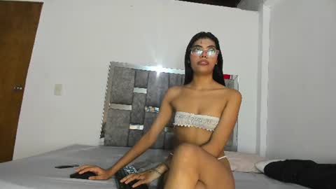 Snapshot of moniicaferrer chatting on 07/03/26, 08:37 Monica online show from 07/03/26, 08:37