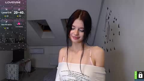 Snapshot of monika_mikado chatting on 12/04/25, 12:31 monika_mikado online show from 12/04/25, 12:31