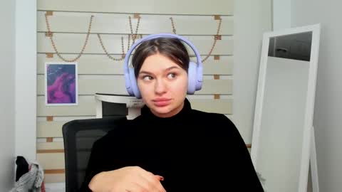 Monika online show from 02/09/25, 01:03