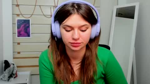 Monika online show from 02/10/25, 04:47