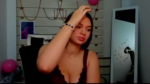 Monika online show from 02/12/25, 10:37