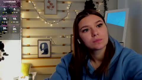 Monika online show from 02/01/26, 01:20