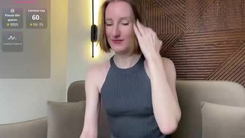 Snapshot of monikabos chatting on 02/18/26, 08:27 MonikaBos online show from 02/18/26, 08:27