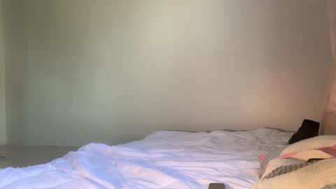 Snapshot of monikaisay chatting on 02/08/26, 05:33 isay online show from 02/08/26, 05:33