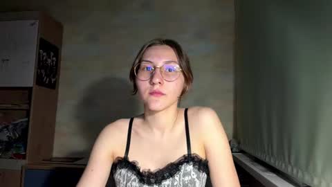 Snapshot of monikakotts chatting on 06/16/26, 07:27 Mia online show from 06/16/26, 07:27