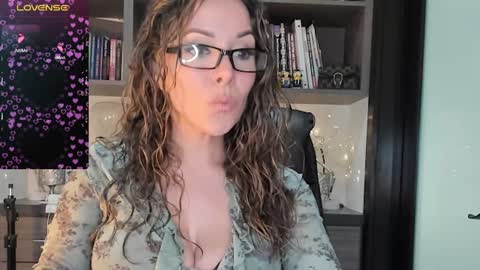 Monilee online show from 01/30/25, 08:21