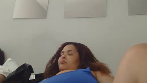 Snapshot of moniqueandpapi chatting on 04/18/26, 09:26 Moniquelalatina online show from 04/18/26, 09:26