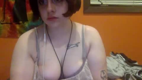 Snapshot of moniqueisalovergirl chatting on 05/18/26, 02:18 moniqueisalovergirl online show from 05/18/26, 02:18