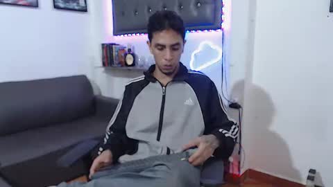 Snapshot of monkey_uchiha77 chatting on 02/14/25, 04:47 simon dice online show from 02/14/25, 04:47