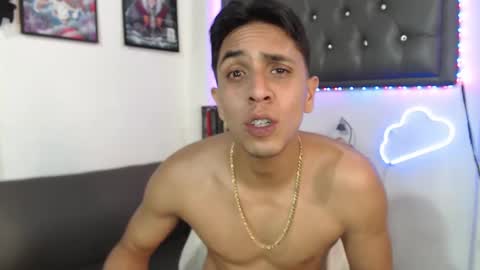 Snapshot of monkey_uchiha77 chatting on 03/04/25, 02:42 simon dice online show from 03/04/25, 02:42