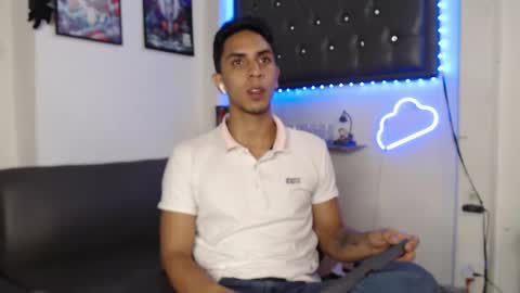 Snapshot of monkey_uchiha77 chatting on 03/10/25, 01:10 simon dice online show from 03/10/25, 01:10