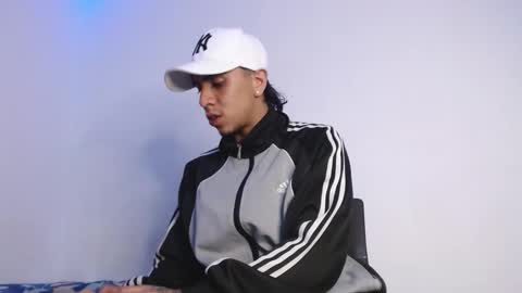 Snapshot of monkey_uchiha77 chatting on 01/13/26, 01:38 simon dice online show from 01/13/26, 01:38